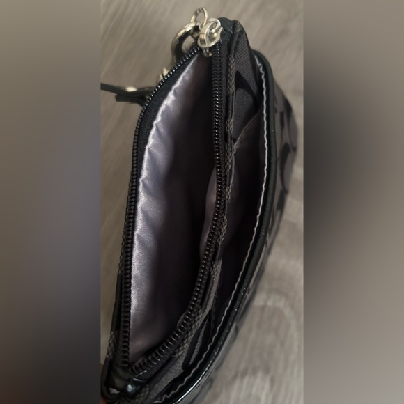 Coach Black Signature Pattern Wristlet - Picture 4 of 8
